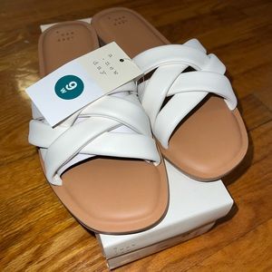 BRAND ✨ NEW sandals